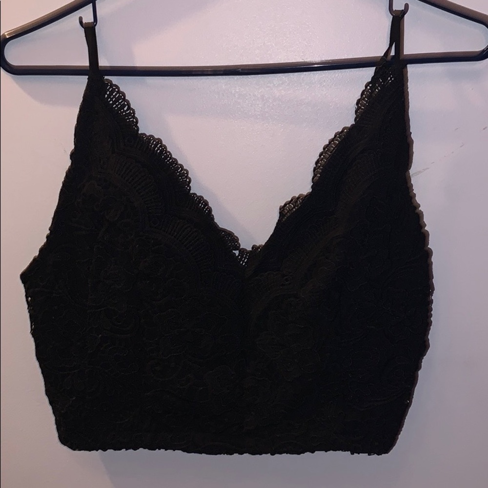 Black lace cropped bralette